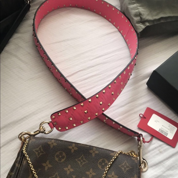 💕VALENTINO PINK SHOULDER STRAP💕 - Picture 6 of 10